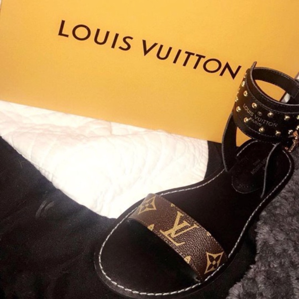 LV SANDALS